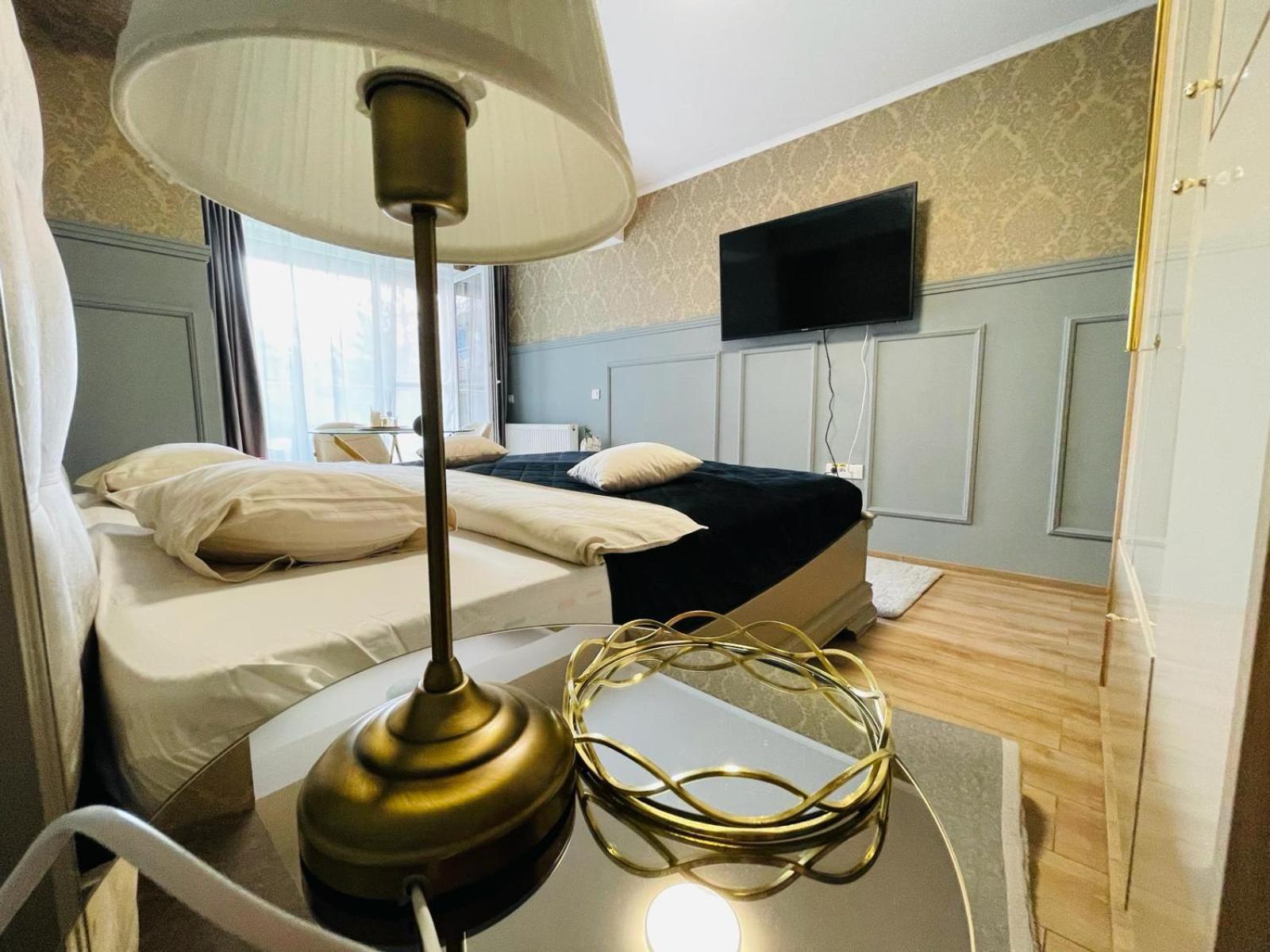 Airplane Residence 1 Otopeni Exterior photo